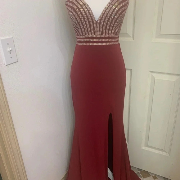 Prom Homecoming Bridesmaid Wedding Formal Long Gown Red Maroon - Picture 11 of 16